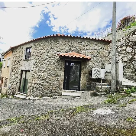 Casinha Da Fonte